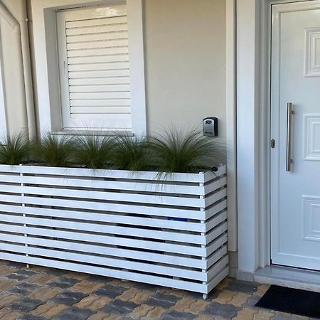 Sandra'S Luxury Studio Apartment Tolo Exterior photo
